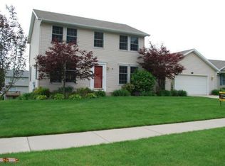 6893 Rex Dr, Rockford, MI 49341