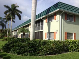 300 Valley Stream Dr #11A, Naples, FL 34113