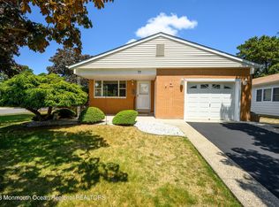 77 Virgin Islands Dr, Toms River, NJ