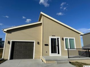 2834 Parker St, Omaha, NE 68111