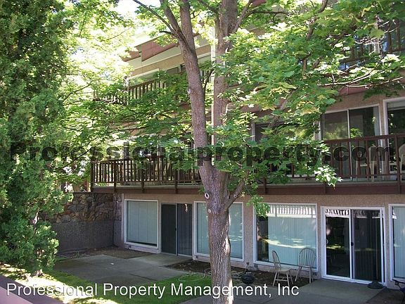 3rd image of 301 S 5th St E APT 3A