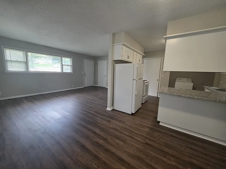 446 Grandview Ter #4 — Photo 4