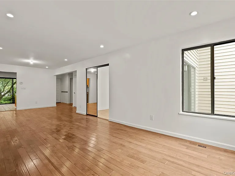41 Rambling Brook Rd — Photo 10