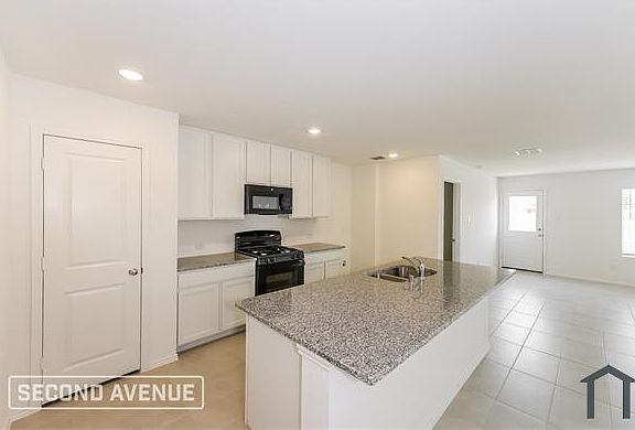 3rd image of 1853 Lotus St