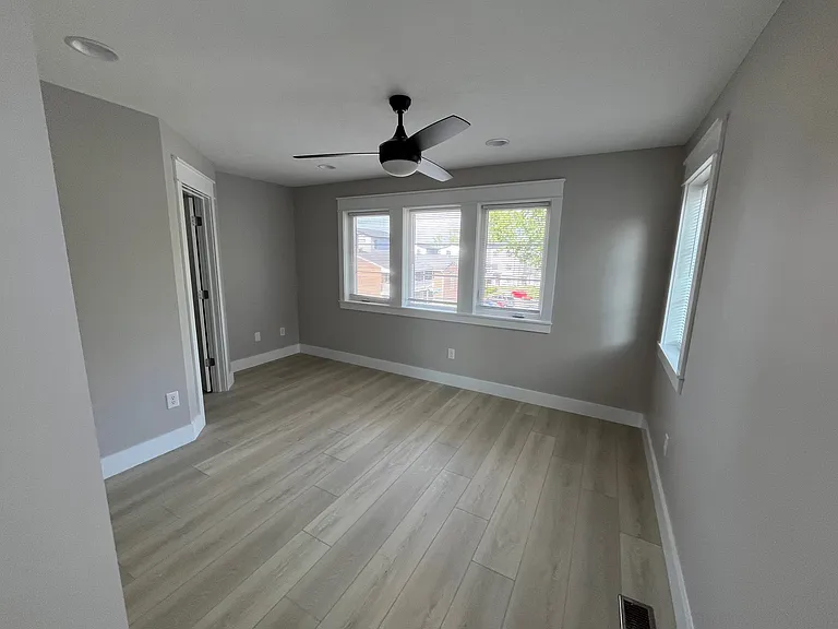 1213 N Madison St — Photo 30