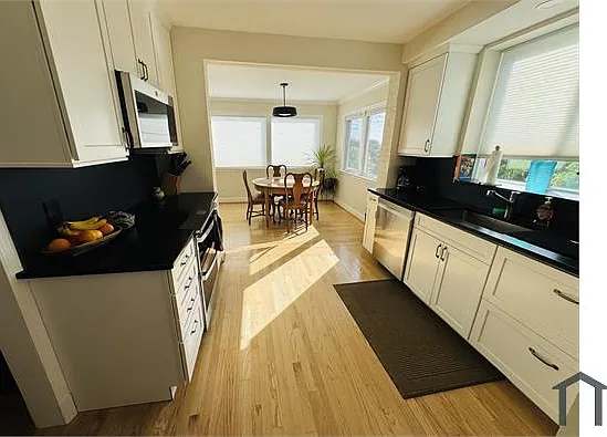 3309 Highwood Dr SE — Photo 9