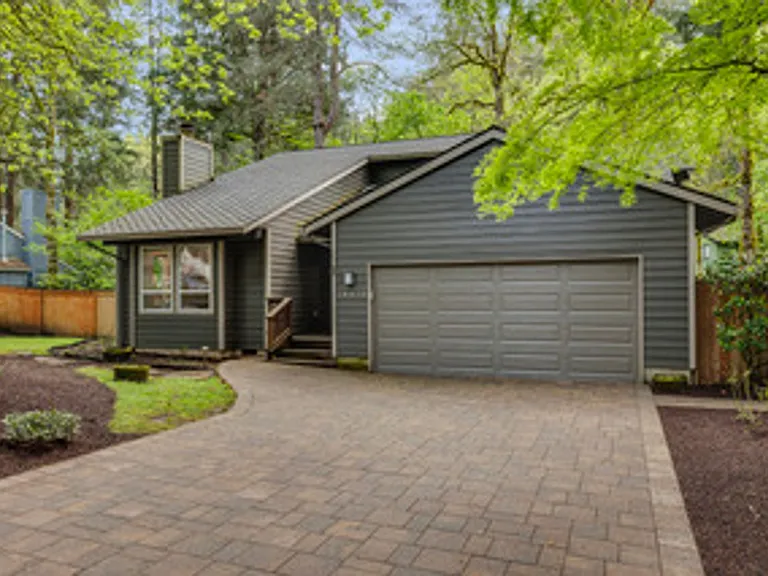 18679 Indian Creek Dr — Photo 3