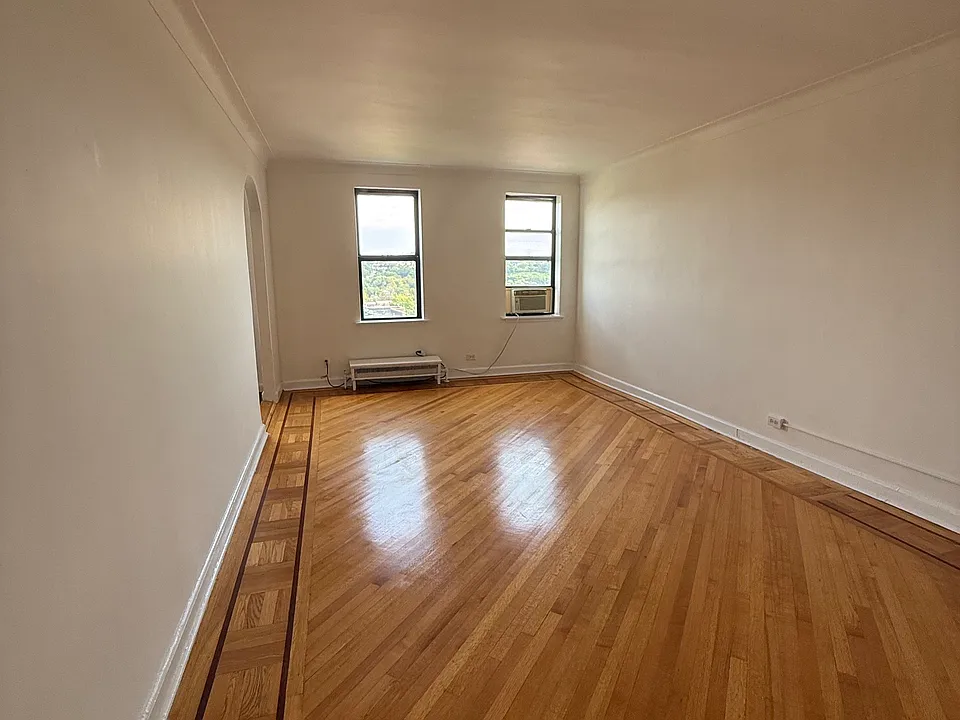 1 Broad Pkwy #7B