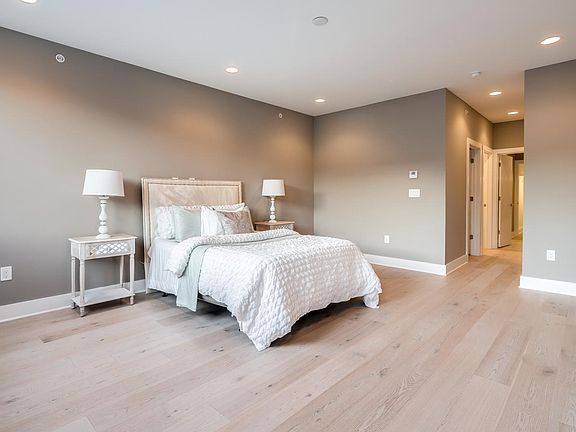 4th image of 740 S Columbus Blvd Unit 21