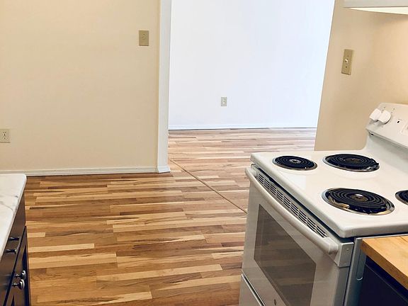 4th image of 269 E Breckenridge St #3
