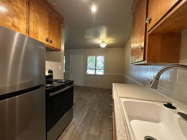 Must See Community in River Park Community ~ East Sac Area, 5484 Carlson Dr APT 15, Sacramento, CA 95819