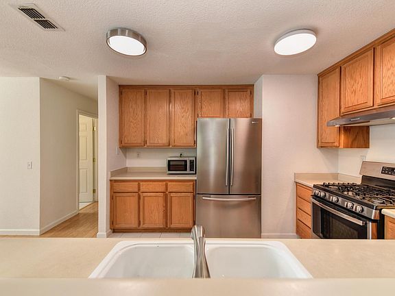 5th image of 3132 37th St