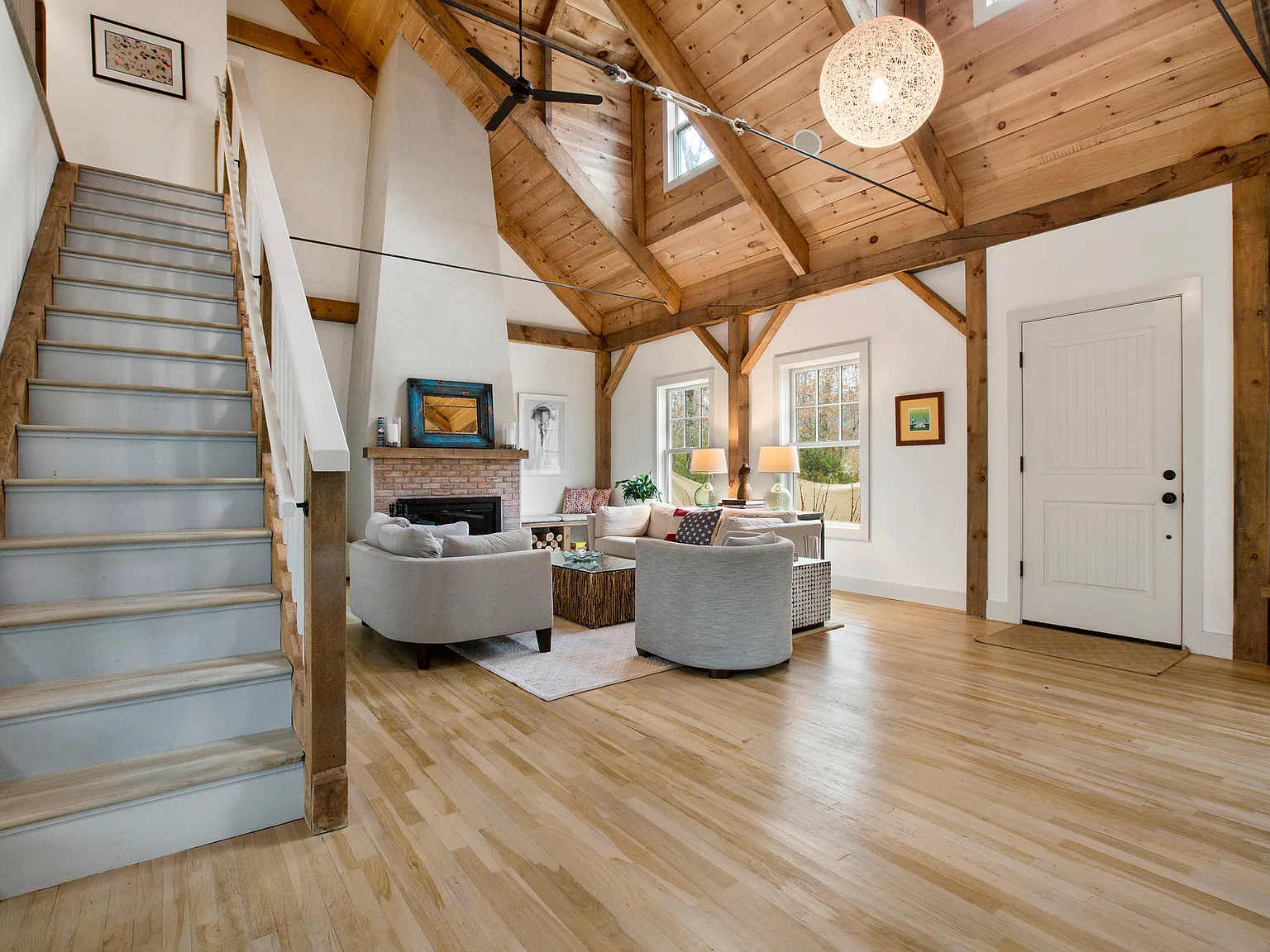 Eco-friendly Sagaponack Living; Modern Barn With Pool — Photo 3