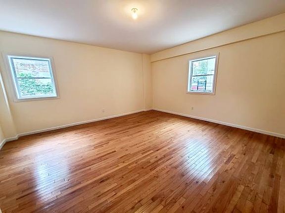 4th image of 1127 Grant Ave #1C