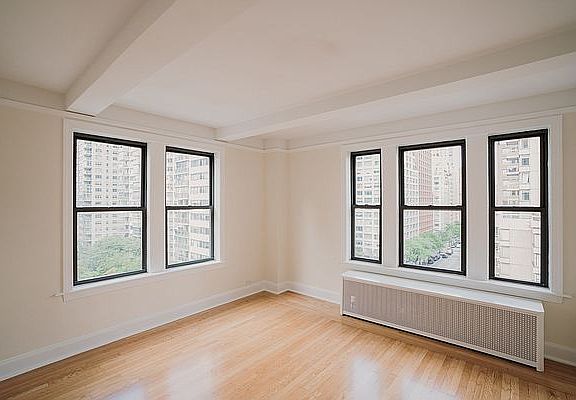 4th image of 210 E 68th St APT 14G