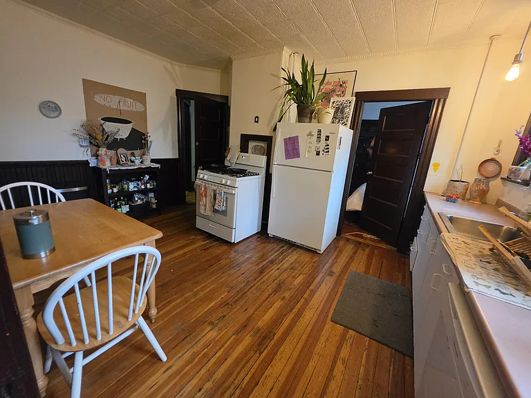 27 Stone Ave #1 — Photo 1