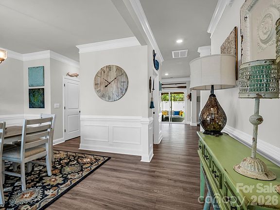 5th image of 383 Fox Cove Rd