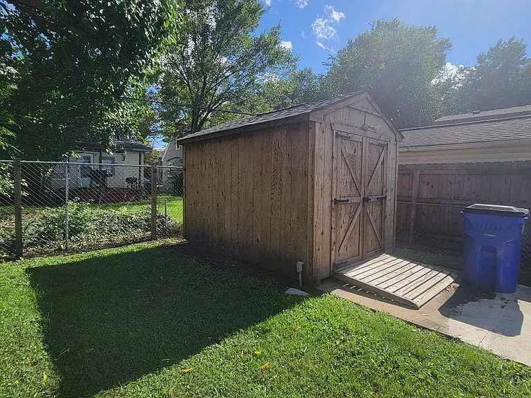 219 Beechwood Ave — Photo 4