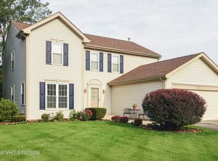 575 Waterford Dr, Lake Zurich, IL