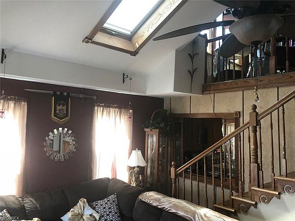 3rd image of 1216 Dartmoor Ave