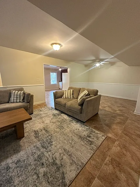 1 bed, 1564 sqft, $1,600 — Photo 4