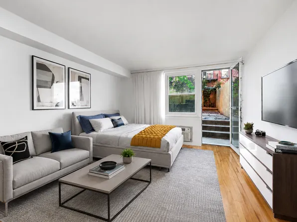 212 East 18th Street image 1 of 7