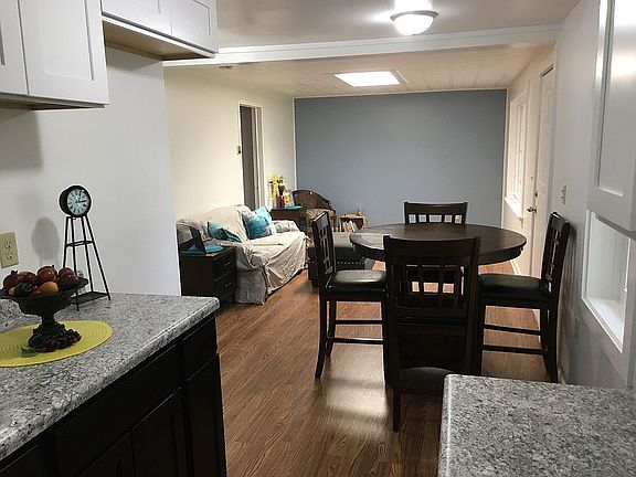 5th image of 131 Darlene Ln