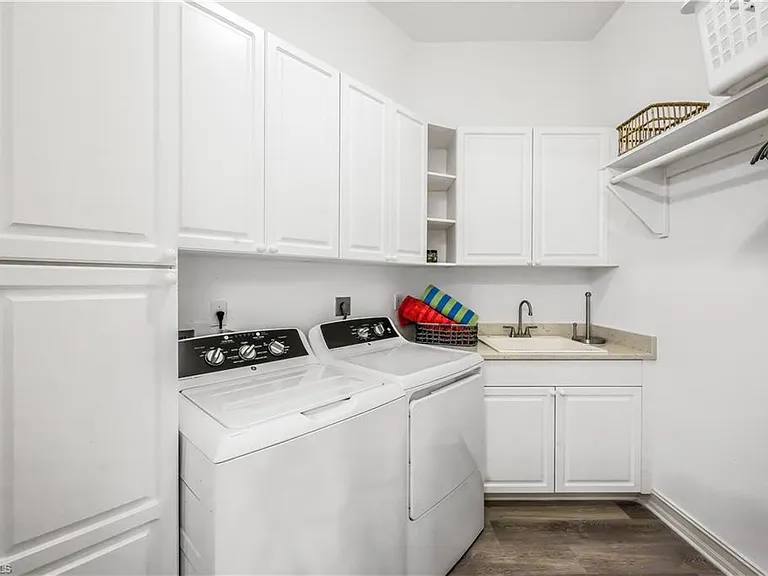 837 Sailaway Ln #204 — Photo 14