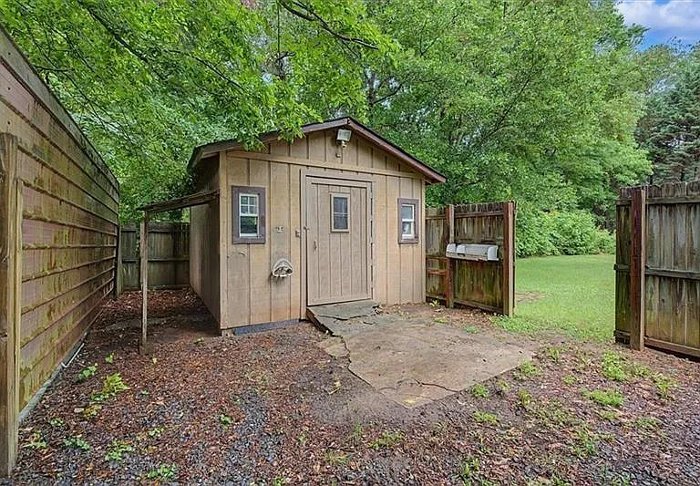 2985 Fredrick Dr — Photo 38