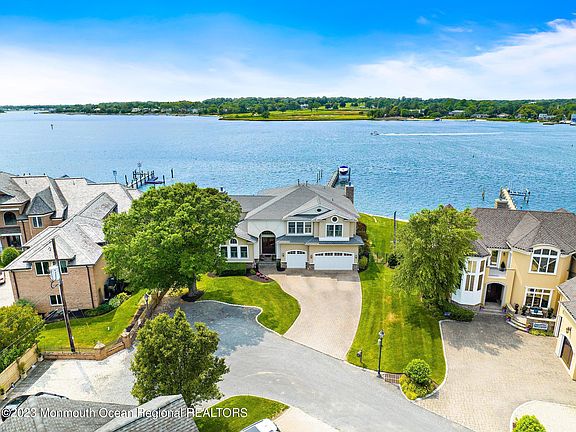 2nd image of 7 River Vista Lane