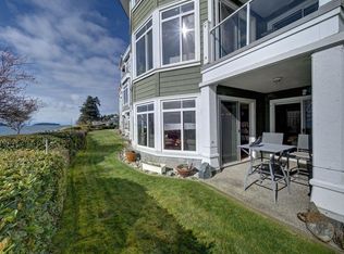 5470 Inlet Ave #103, Sechelt, BC V7Z 0H4