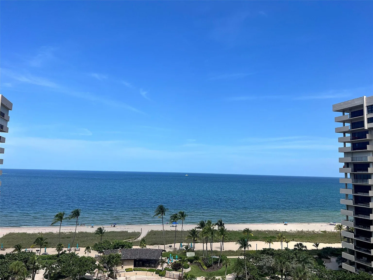 2 bed, 2.0 bath, 1700 sqft, $4,800 — Photo 2