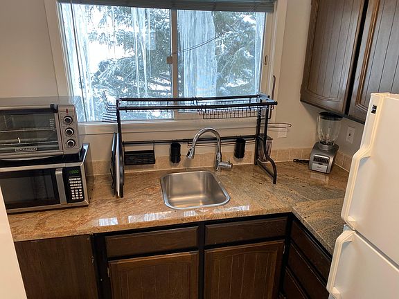 2nd image of 2642 Kinnickinnick Ct