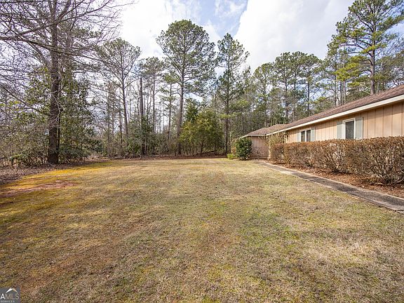 3rd image of 1801 Biggers Rd