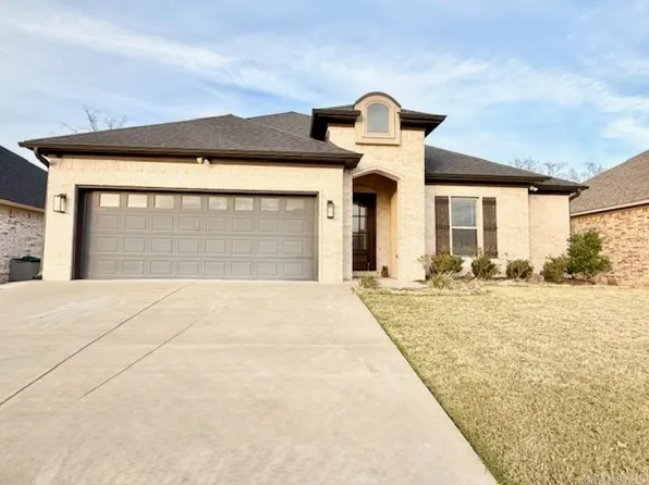1129 Tahoe Dr, Maumelle, AR 72113