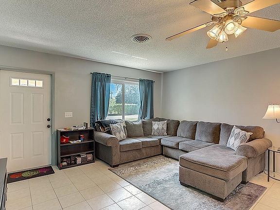 2nd image of 456 W Seminole Dr