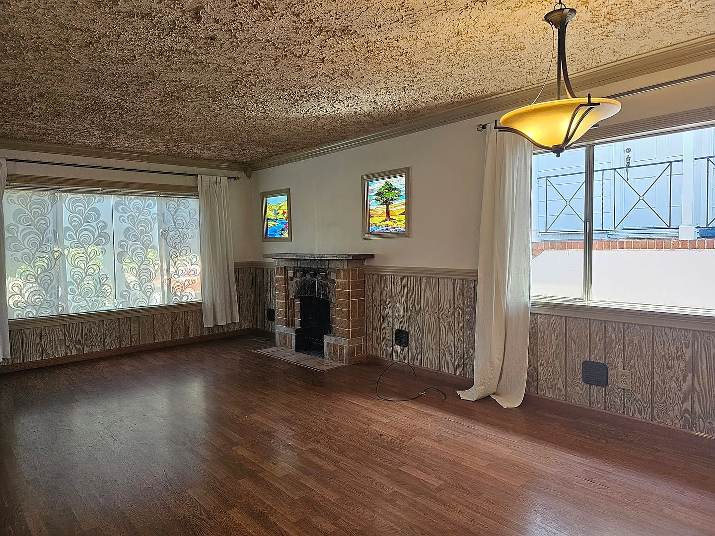 "Sunshine Delight: Spacious 3-Bedroom Home in North Berkeley!" — Photo 4