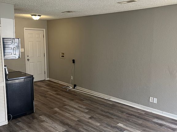 3rd image of 204 N Lake Ave #A