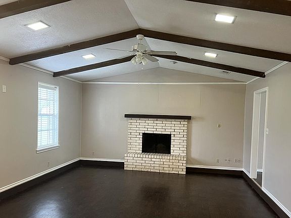 3rd image of 444 Lindenwood Ln W