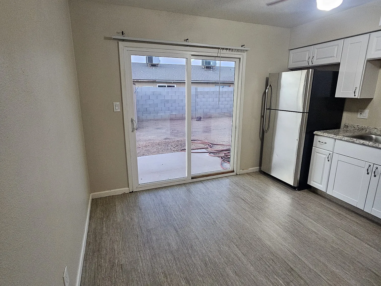 3 bed, 1000 sqft, $1,995 — Photo 4