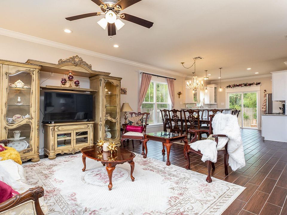1st image of 617 Penn St #13
