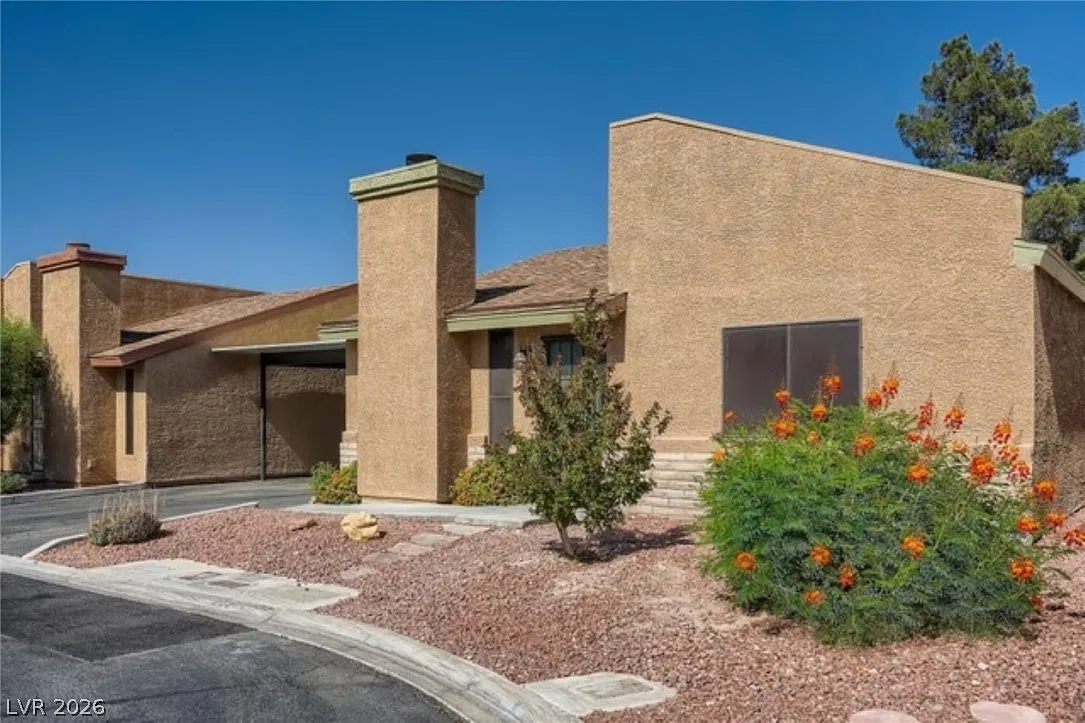 2 bed, 2.0 bath, 940 sqft, $1,700 — Photo 2
