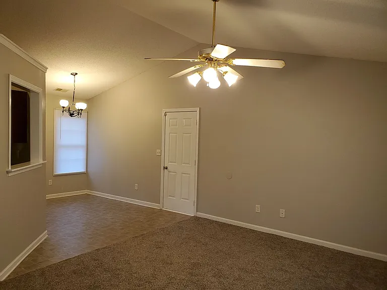 246 Carthage Blvd — Photo 3
