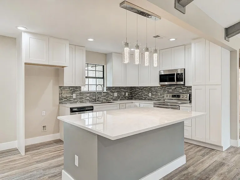 204 Tower Dr — Photo 10