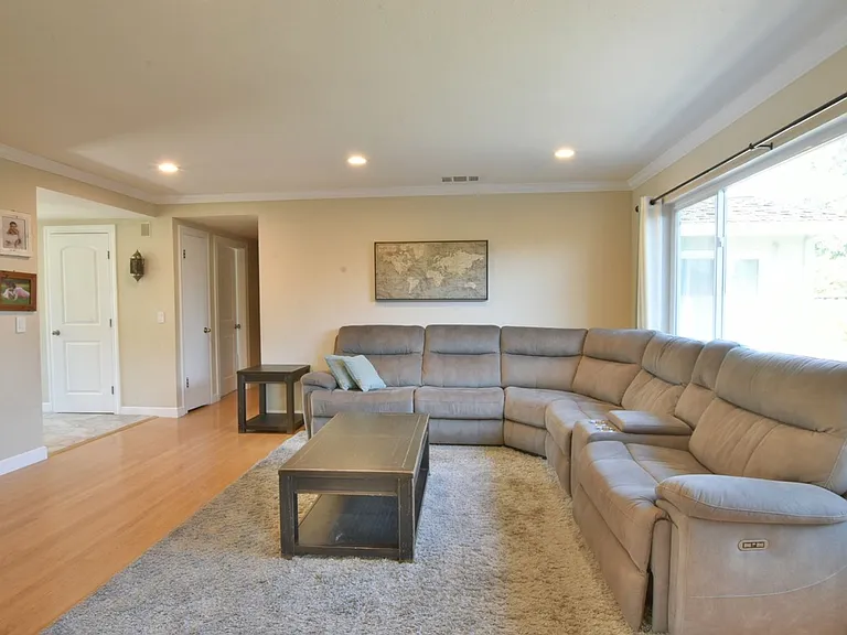 10510 Baywood Ct — Photo 9