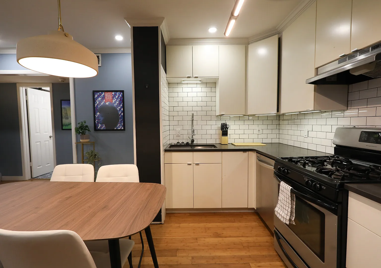 Central Condo near hike and bike trail — Photo 4