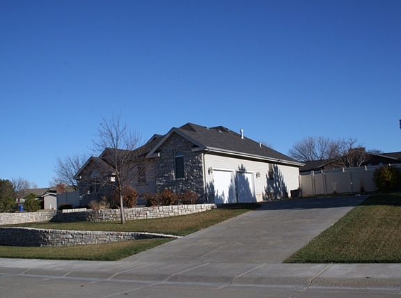 2nd image of 3004 Columbine Dr