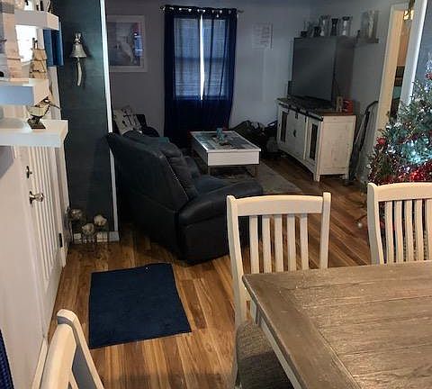 3rd image of 3620 W Renellie Cir