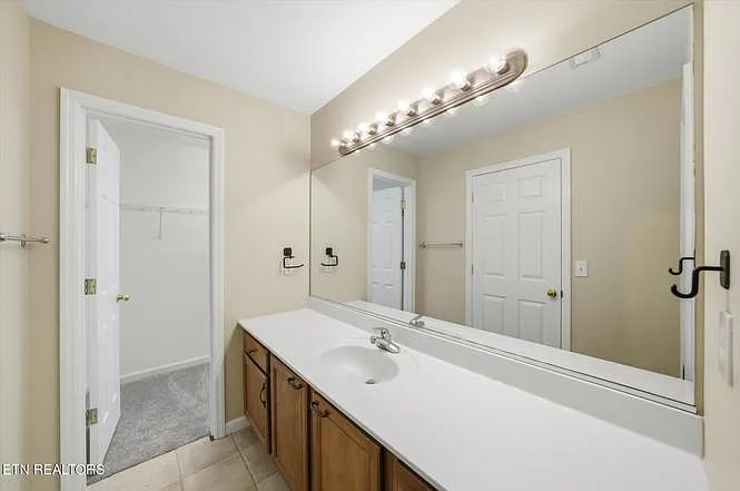 10724 Prince Albert Way — Photo 11