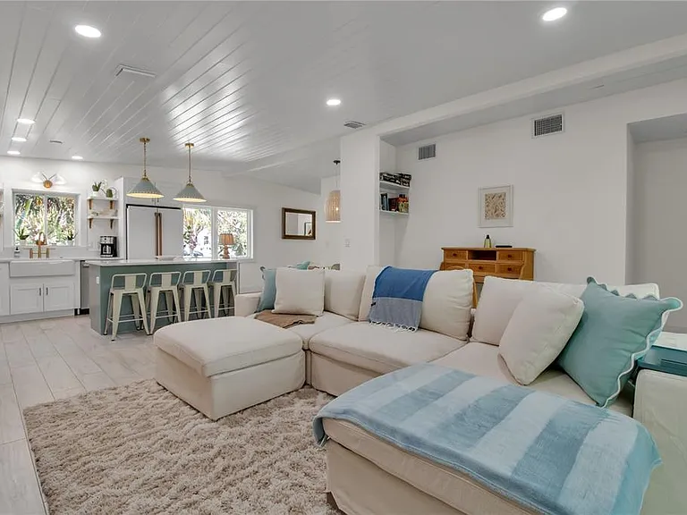 6979 Longboat Dr S — Photo 13